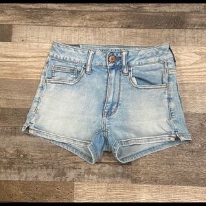 High Rise American Eagle Light wash shorts